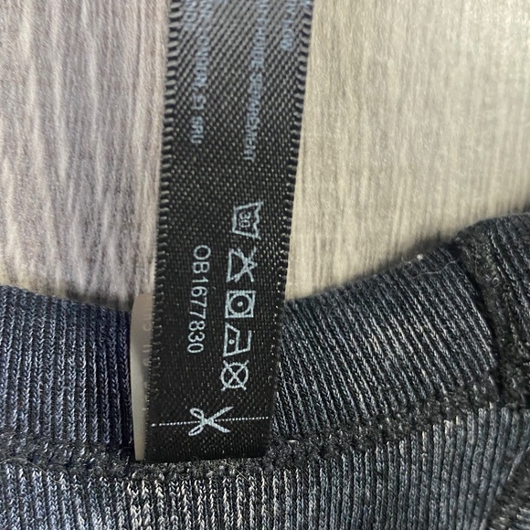 Women's Black Sports Bra - Picture 4 of 7